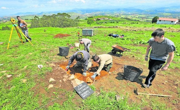Los arqueólogos reanudan las excavaciones en el castro de El Cincho