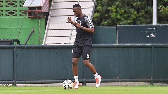 El Oviedo insiste en Koné