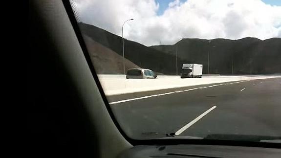Vehículo circulando en sentido contrario en Málaga.
