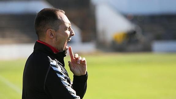 «No se puede sacar pecho»