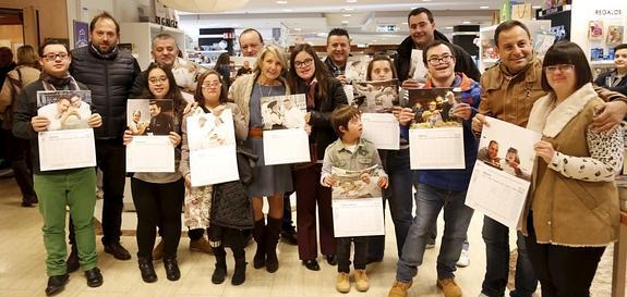 Desde la izquierda, Raúl Samperio, Joseba Quijano (Casa Lita), Paula Celada, Floren Bueyes (Cocina de Cantur), Teresa Tejerina, Miguel Martínez (Hotel Bahía), Elena Torcida (fotógrafa), Laura Santamaría, Kike Pérez (Hotel Chiqui), Diego Quintela, Cristina Saiz, Toni González (Nuevo Molino), Gonzalo Vázquez, Óscar Calleja (Annua) y Marta Bello. 