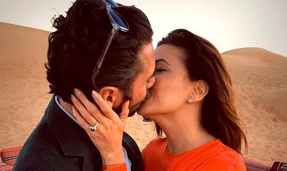 La actriz compartió en su Twitter esta foto tomada en Dubai.