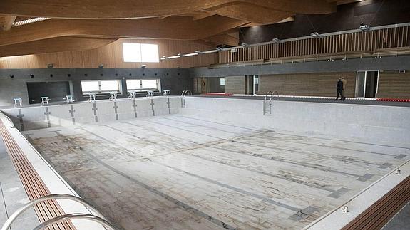 Estado actual de la piscina de Colindres.
