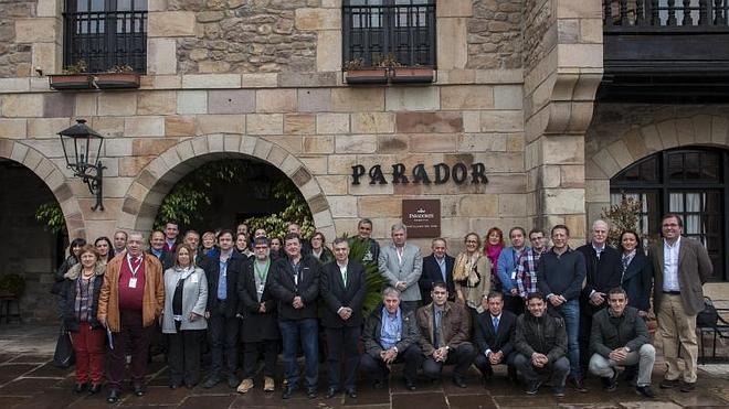 Foto de familia de los municipios presentes en la asamblea 