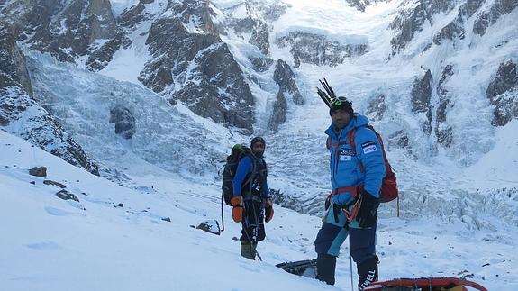 El alpinista Alex Txikon avanza en la conquista invernal del Nanga Parbat