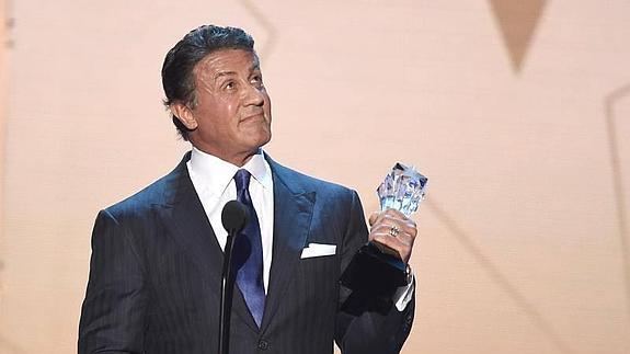 Sylvester Stallone agradeciendo el premio a Mejor Actor de Reparto