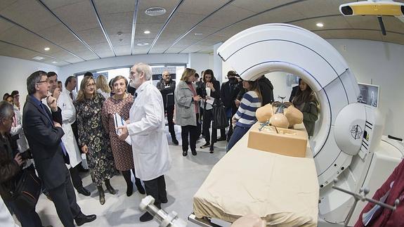 Valdecilla incorpora la tecnología más puntera para cirugía intracraneal y de columna