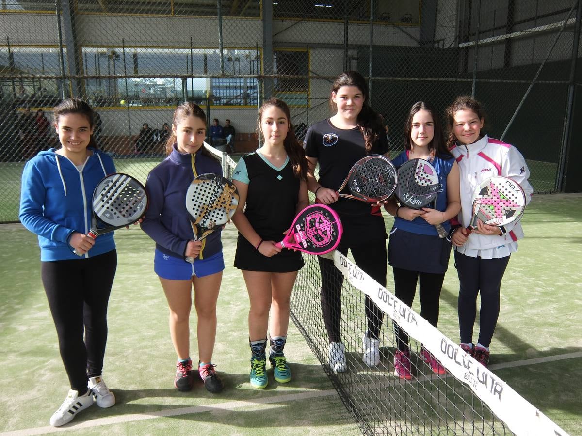 De izquierda a derecha, Marta Martínez, Sandra Celada, Yara Celada, María Rivero, Laura González y Marta Rivero. 