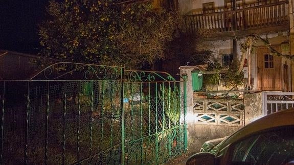 Exterior de la casa en la que ha aparecido muerta  la anciana