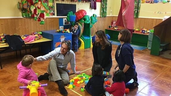 El Ayuntamiento destina 180.000 euros ampliables a becas de guardería en 2016