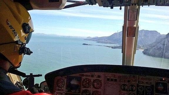 Imagen tomada desde el helicóptero del 112 durante la búsqueda del pescador.