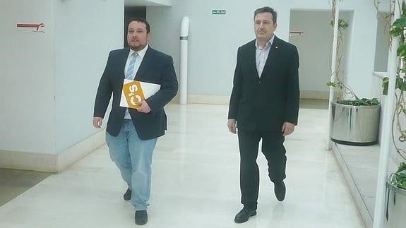 Rubén Gómez y Juan Ramón Carrancio antes de dar la rueda de prensa.