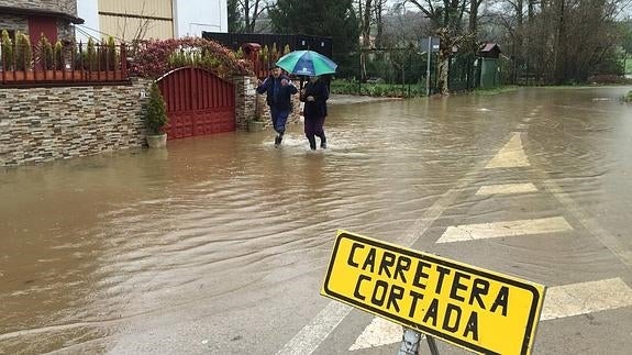 Los ríos ponen en jaque a Cantabria