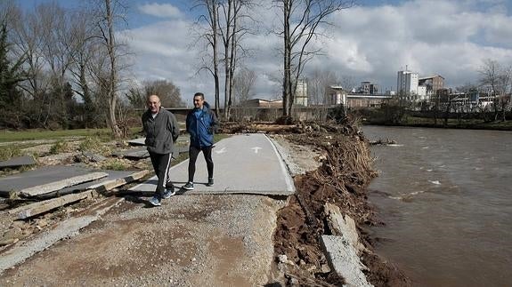 Estado en que quedó el carril bici Torrelavega- Suances