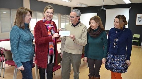 Acto de donación del cheque a Médicos Sin Fronteras