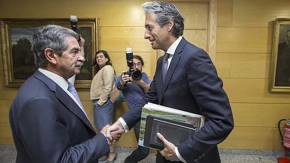 De la Serna se reunirá con Revilla para tratar el posible traslado del MUPAC