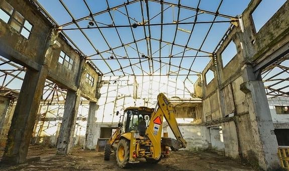 Declarada en ruina una nave abandonada del Barrio Pesquero