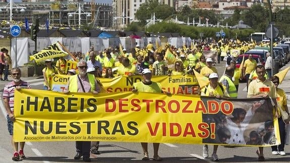 AMA pide dimisiones por el permiso de Escalante y Argoños para demoler 287 viviendas