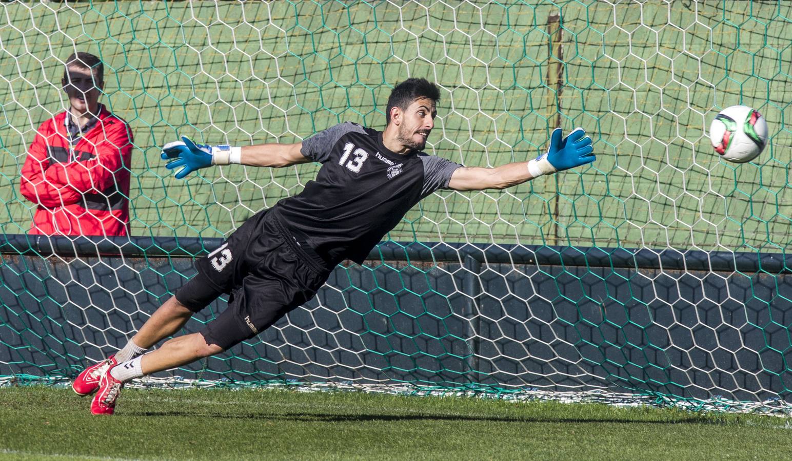 Óscar Santiago, en una imagen de archivo, durante un entrenamiento