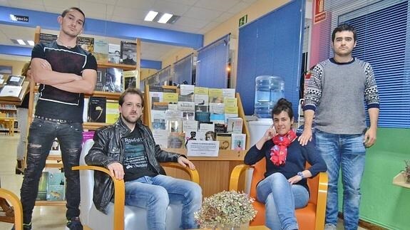 En la foto de los jóvenes Noel García, Aitor Retuerto, Paula Díaz y Jorge Ríos