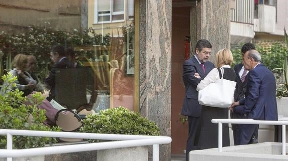 Revilla ordena revocar la rescisión del abogado del 'caso Racing' "para evitar suspicacias"