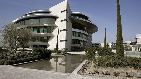 Edificio central de la sede corporativa de Banco Santander en Boadilla del Monte