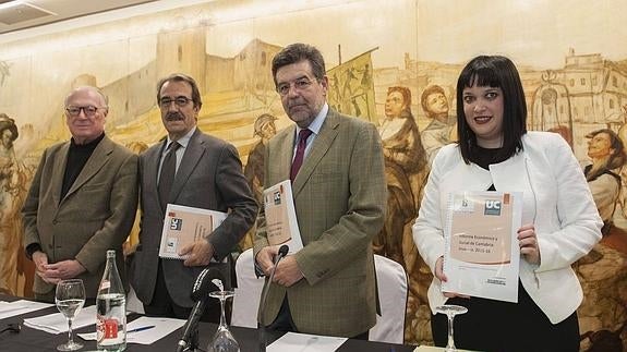 Nicolás Sartorius, Emilo Ontiveros, Ángel Agudo y Patricia Moreno han participado en la presentación del informe.