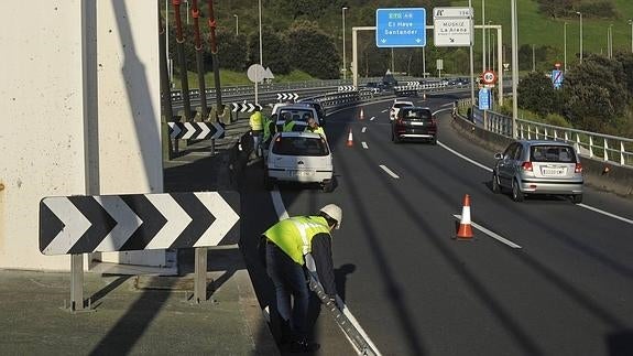Comienzan los cortes de tráfico en la A-8 por los trabajos en La Arena