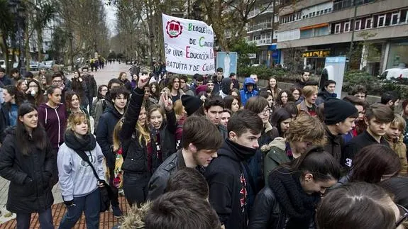 Manifestación de estudiantes contra la Lomce, en Santander, el pasado mes de marzo.