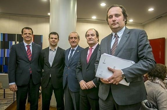 Momento de la presentación esta mañana del plan contra el fraude en Cantabria.