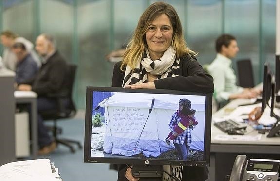 «No puedo quedarme aquí viendo lo que ocurre en Grecia por la tele»