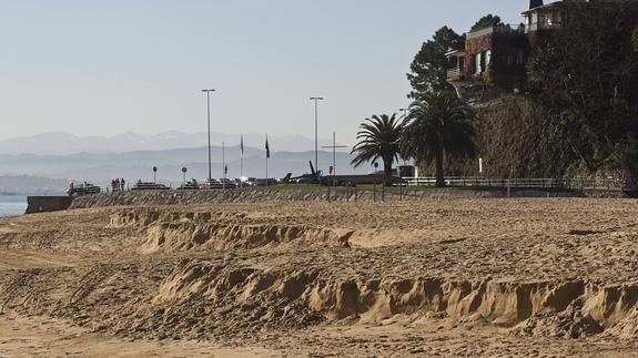 Quirós asegura que el proyecto de las playas se sustenta en diversos informes