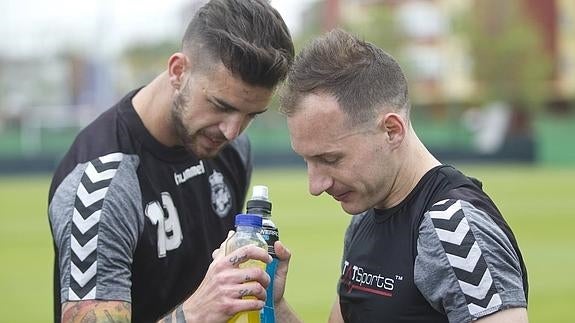 Pumpido sigue sin entrenar y Granero mejora
