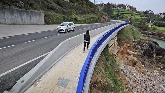 Los peatones podrán caminar entre Comillas y Ruiloba por una zona segura.