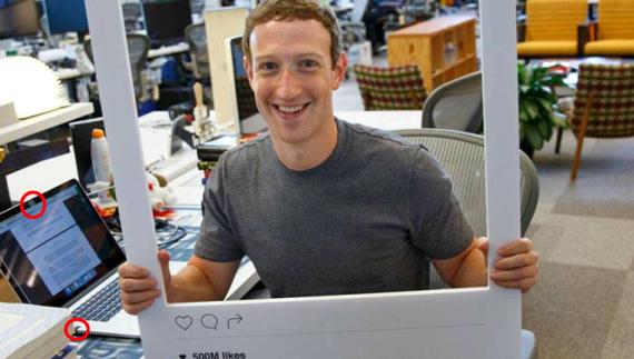 El presidente de Facebook, Mark Zuckerberg, con la webcam y el micrófono de su ordenador, tapados.