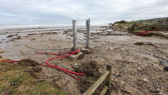 La playa de Oyambre tras los temporales