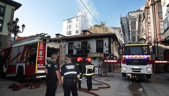 El incendio se ha registrado en la calle Consolación, nº 11 de Torrelavega.