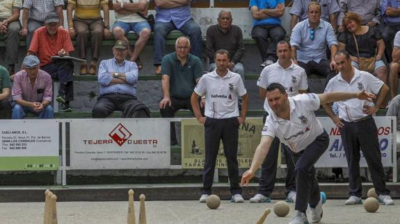 Alfonso Díaz birla con Casa Sampedro, que esta tarde se enfrentará a Puertas Roper en la final de Copa.