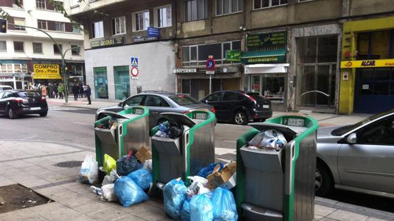 Orinar en la calle, lo que más ensucia la capital
