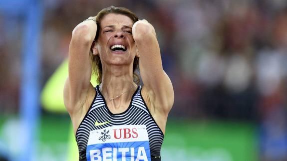 Ruth Beitia, emocionada tras ganar en la reunión de Zúrich y llevarse, por segundo año consecutivo, la Liga de Diamante.