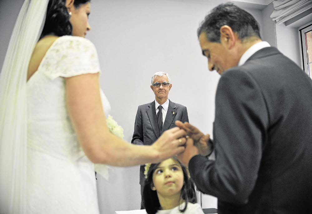Los notarios de Cantabria han casado a 29 parejas. Por el contrario, en sus despachos han roto su relación otras 86.