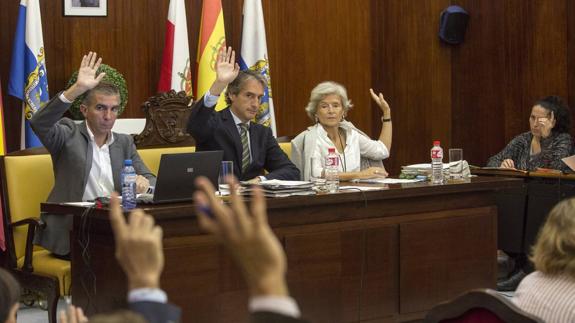 Un momento del pleno celebrado este miércoles en el Ayuntamiento de Santander.