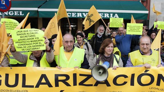 Los afectados por los derribos han protagonizado varias manifestaciones.