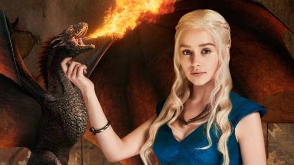 El personaje de la serie Daenerys Targaryen o Madre de Dragones.