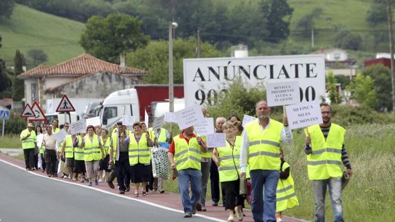 Imagen de archivo de una protesta de los afectados por la Ley de Montes de Utilidad Pública de Cantabria.