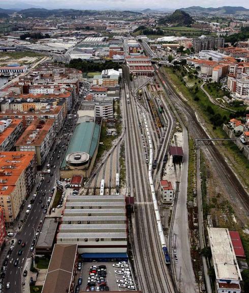 Vista aérea de las estaciones. Uno de los proyectos pendientes, la reunificación.