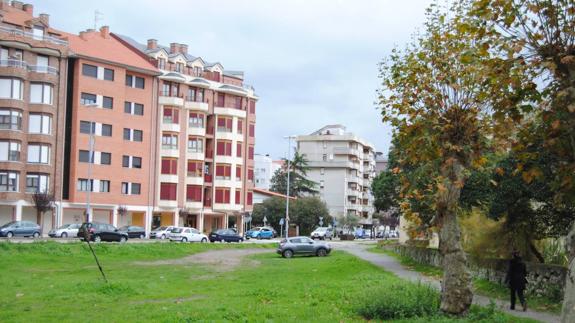 El nuevo centro de salud se construirá en la parcela que hay detrás de la Casa del Mar.