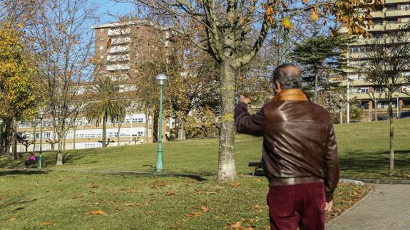 El empresario en el lugar donde ocurrió el accidente.