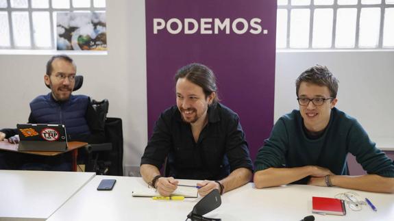 Echenique, Iglesias y Errejón presiden la reunión del Consejo Ciudadano de Podemos.