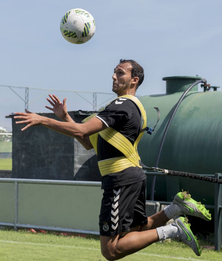 Kamal, durante un entrenamiento en La Albericia.